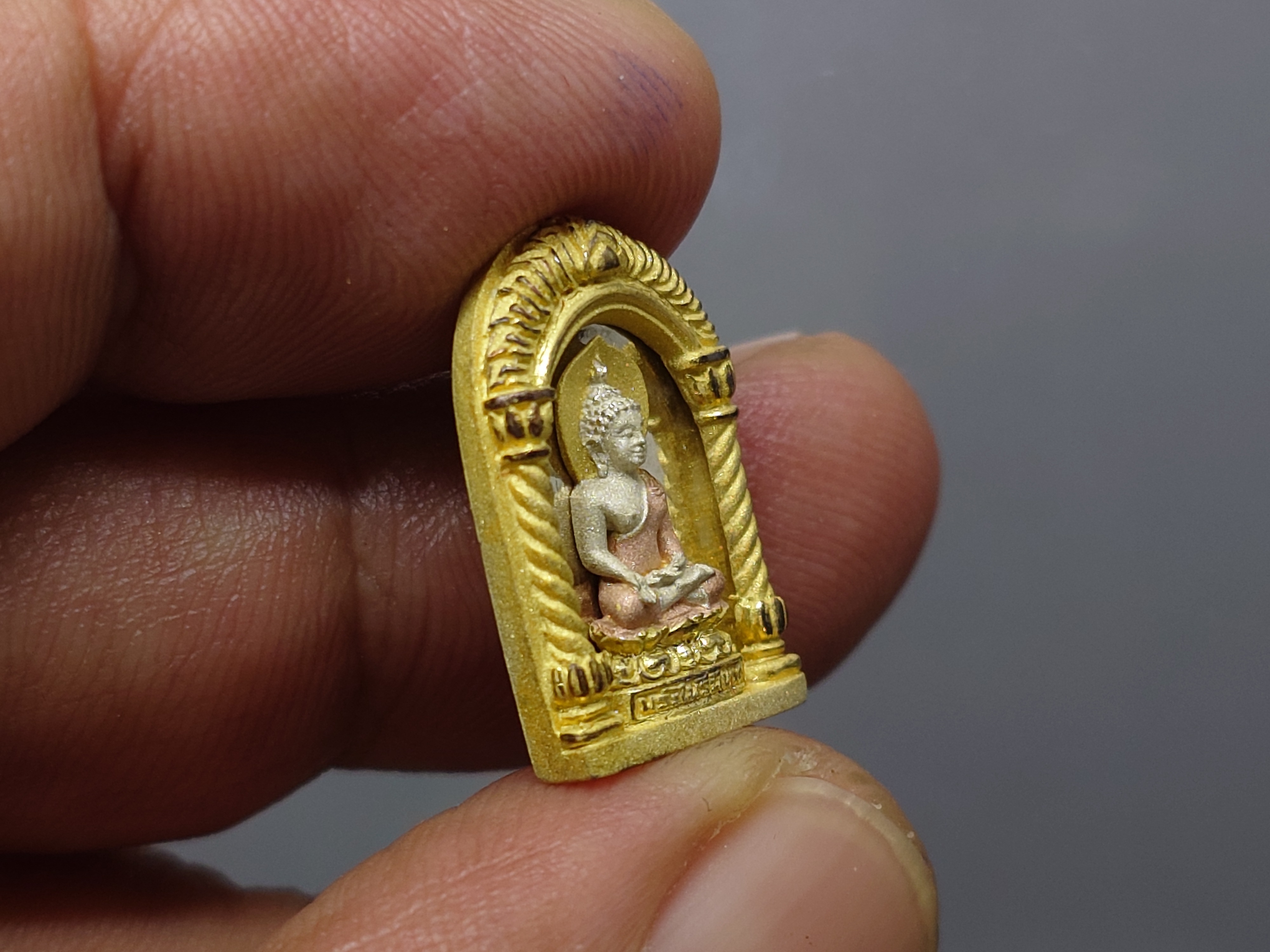 พระไพรีพินาศ เนื้อเงิน พ่นทราย สามกษัตริย์ 200 ปี พระจอมเกล้าฯ โครงการบูรณะฯ โบราณสถาน วัดมกุฏกษัตริยาราม ปี2547 พร้อมกล่องเดิม