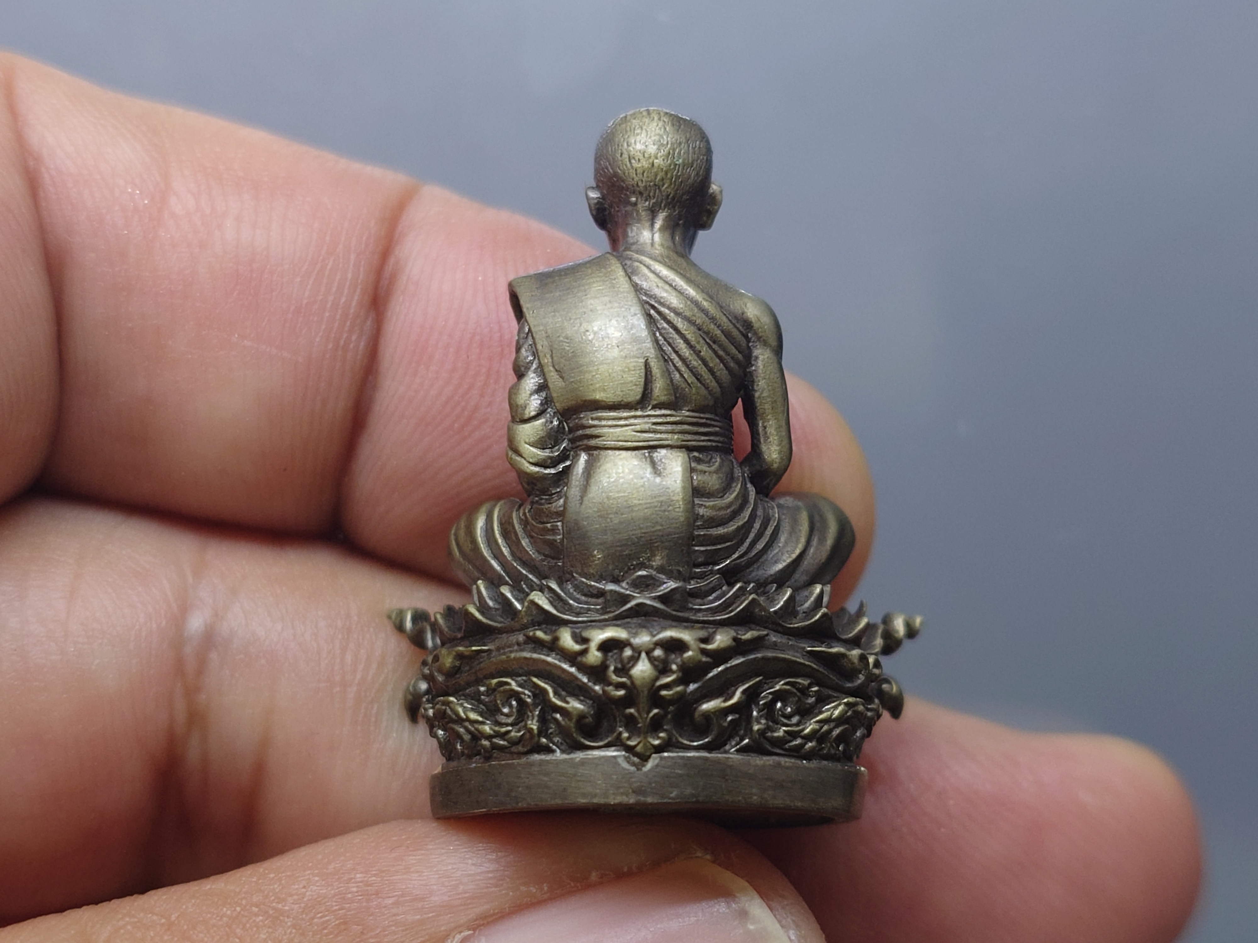 พระกริ่งเจริญพร ๑๙ เนื้อชนวนเงิน หลวงพ่อคูณ วัดบ้านไร่ โคท ๑๒๖๙ พร้อมกล่องเดิม ใบเซอร์ พ.ศ.2557 รับประกันแท้ ทันหลวงพ่อ