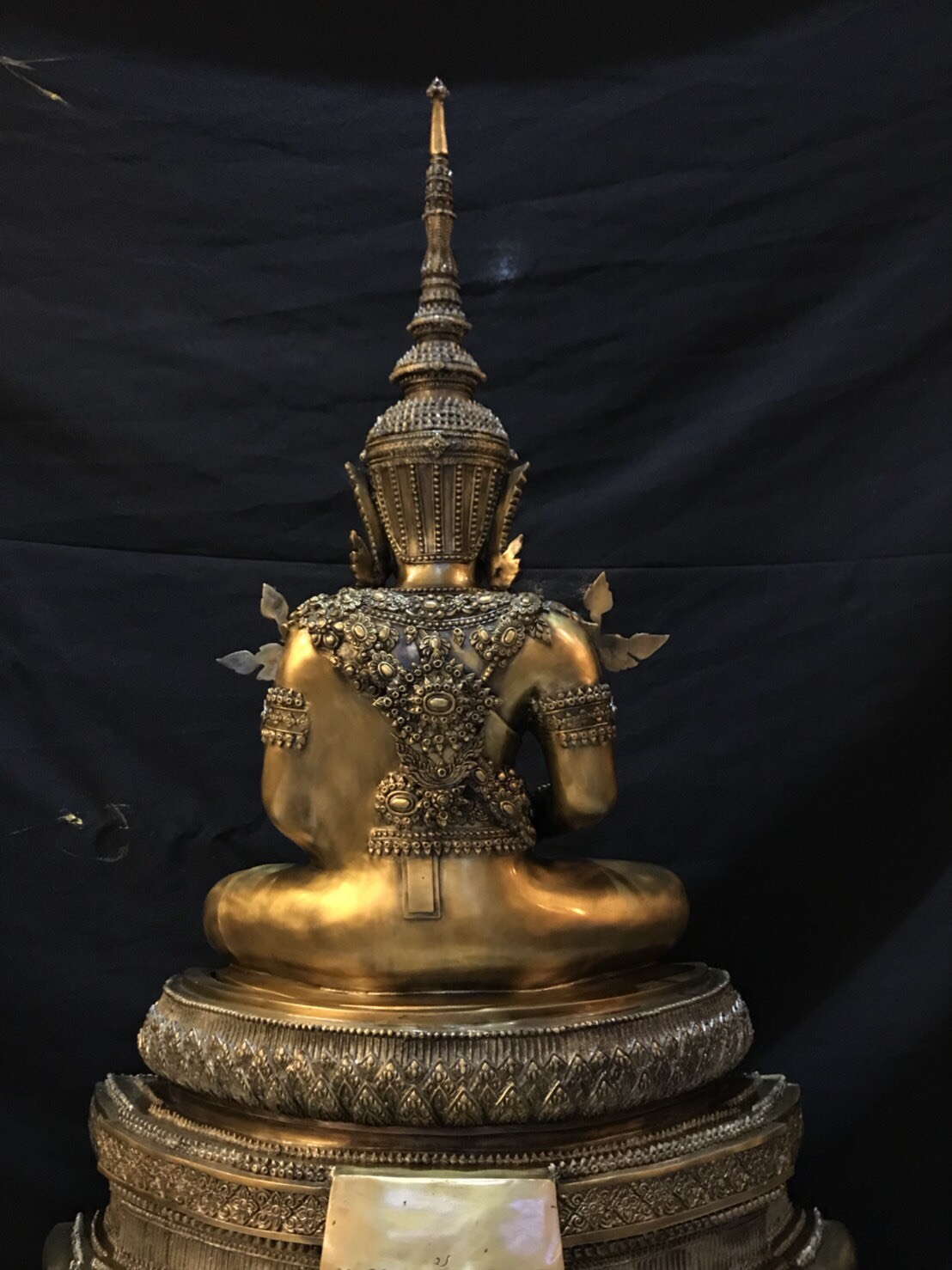 รูปหล่อพระแก้วมรกต หน้าตัก 16 นิ้ว วัดพระแก้ว รุ่นสมโภช 200 ปี กรุงรัตนโกสินทร์วัดพระศรีรัตนศาสดาราม พ.ศ. 2525