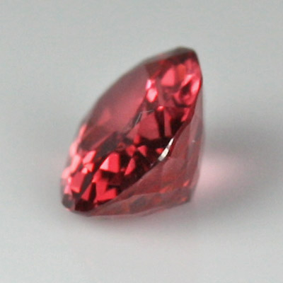 **ขายแล้ว**สปิเนลสีชมพู (Spinel) 0.55 กะรัต สีชมพูอมส้ม สีพัดพารัดชา