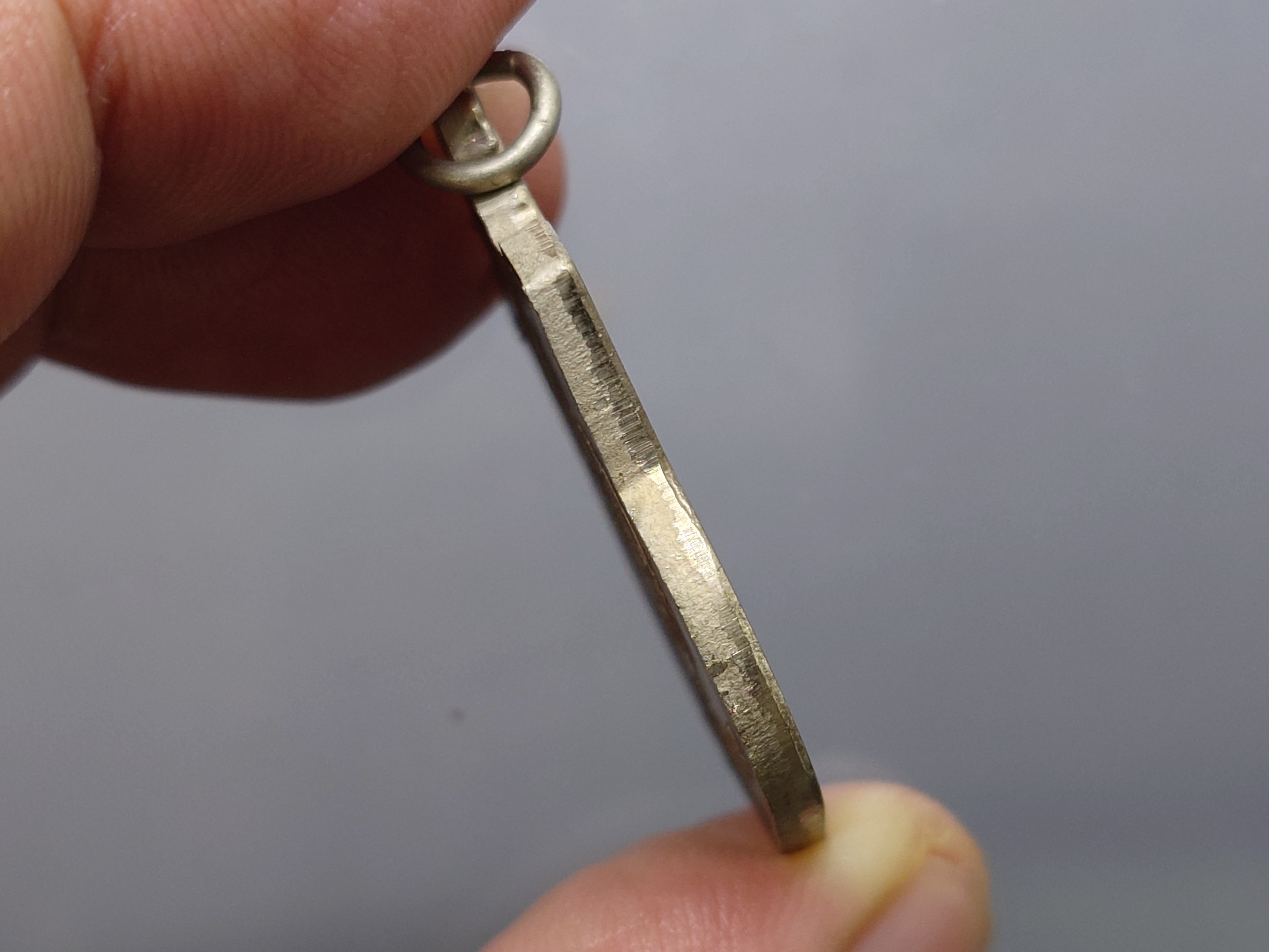 เหรียญฉลองการครองสิริราชสมบัติครบ 50 ปี (นั่งบัลลังค์) รัชการที่9 บอร์คนิยม เนื้ออัลปาก้า ไม่ผ่านใช้ เก่าเก็บ มีคราบนิดๆ