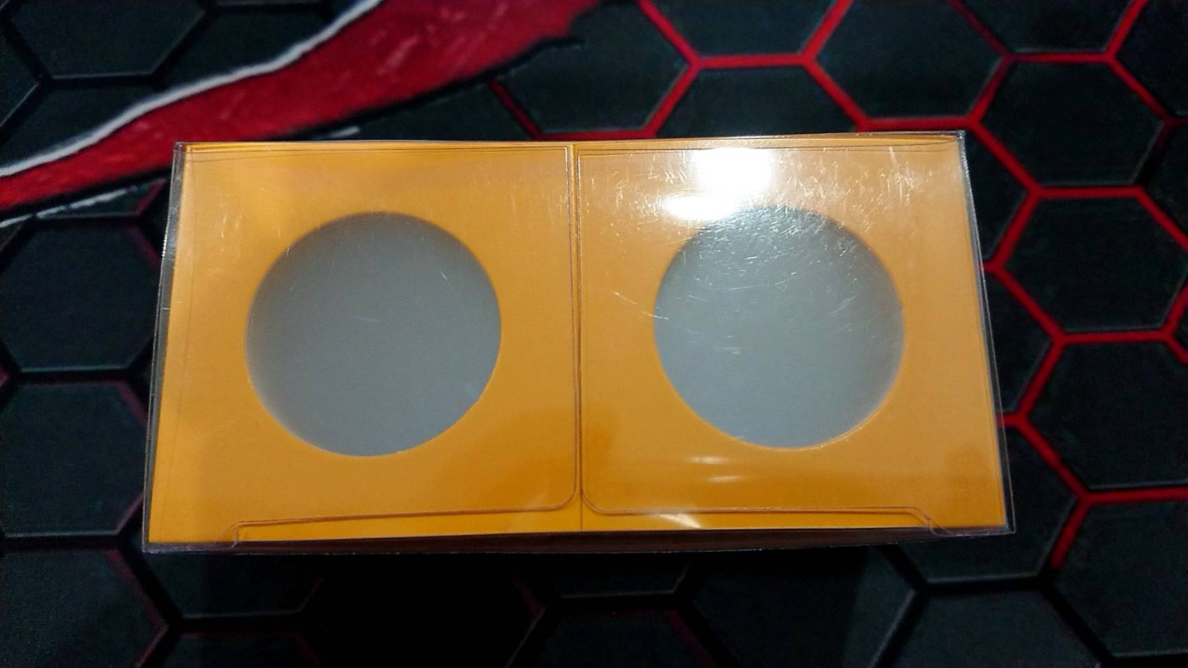 เม้าท์กระดาษสีเหลือง ใช้บรรจุเหรียญ เบอร์ 3 ขนาด รู 3 ซ.ม. กล่องละ 50 แผ่น อย่างดี