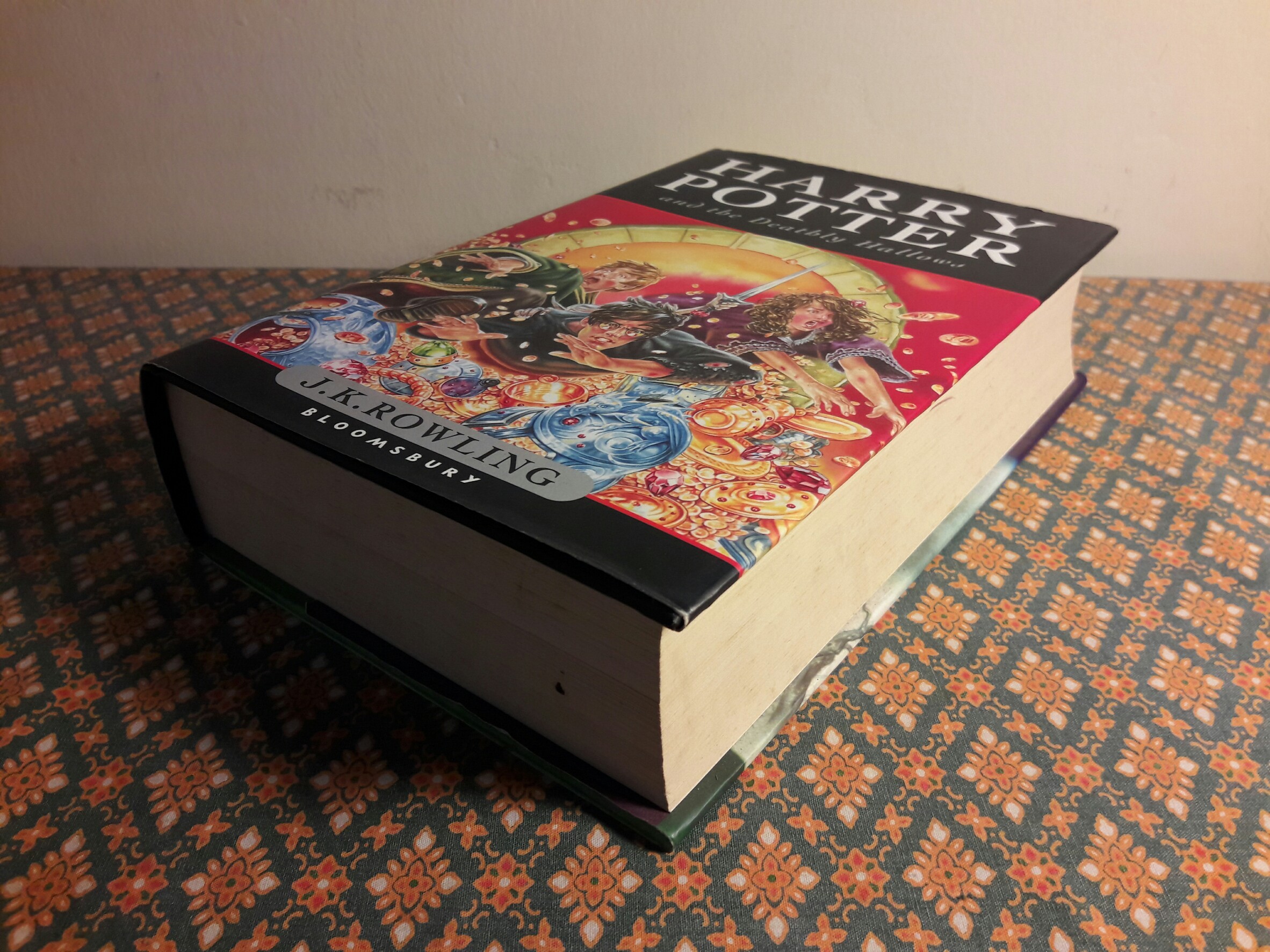 Harry Potter and the Deathly Hallows ฉบับภาษาอังกฤษ