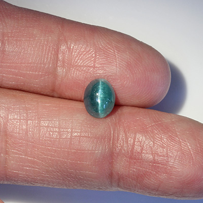 อะพาไทท์ตาแมว (Cat's eye Apatite) 1.97 กะรัต สีเขียว