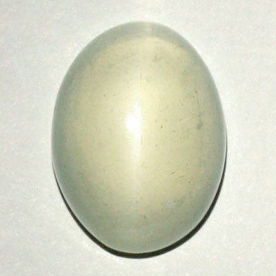 มูนสโตนตาแมว หรือ มุกดาหารตาเเมว (Cat's eye Moonstone) 10.00 กะรัต รูปไข่ มีตาเเมว