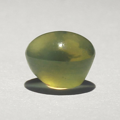 **ขายแล้ว**คริสโซเบริลตาแมวหรือไพฑูรย์ (Cat's eye Chrysoberyl) 1.32 กะรัต เนื้อเนียน จากศรีลังกา