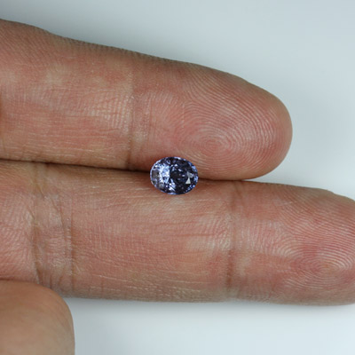 **ขายแล้ว** สปิเนลสีน้ำเงิน (Spinel) 1.10 กะรัต สีน้ำเงิน ประกายดี รูปไข่