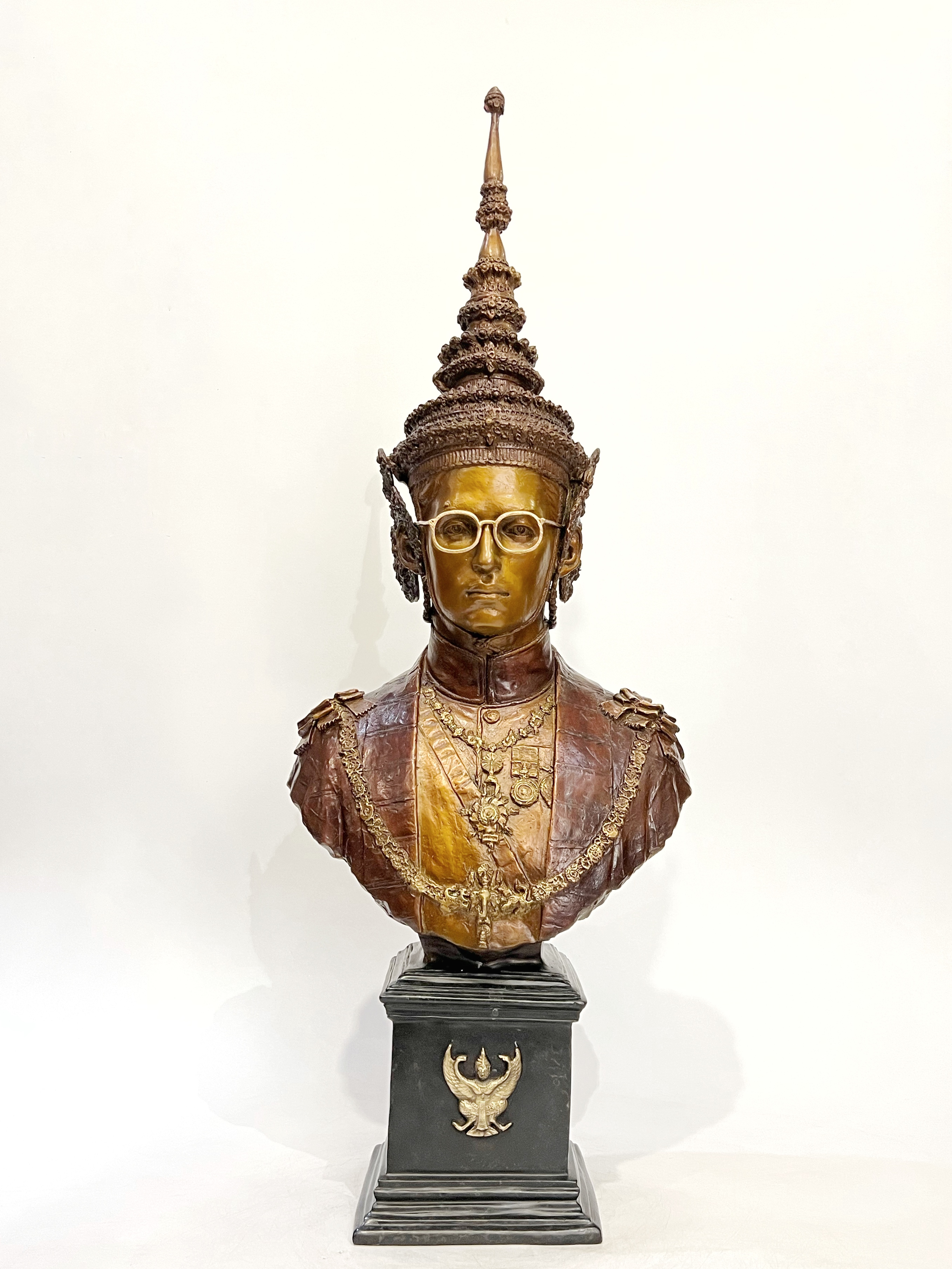 รูปหล่อ รัชกาลที่ 9 ร.9 ครึ่งพระองค์ (ทรงพระมหาพิชัยมงกุฎ)