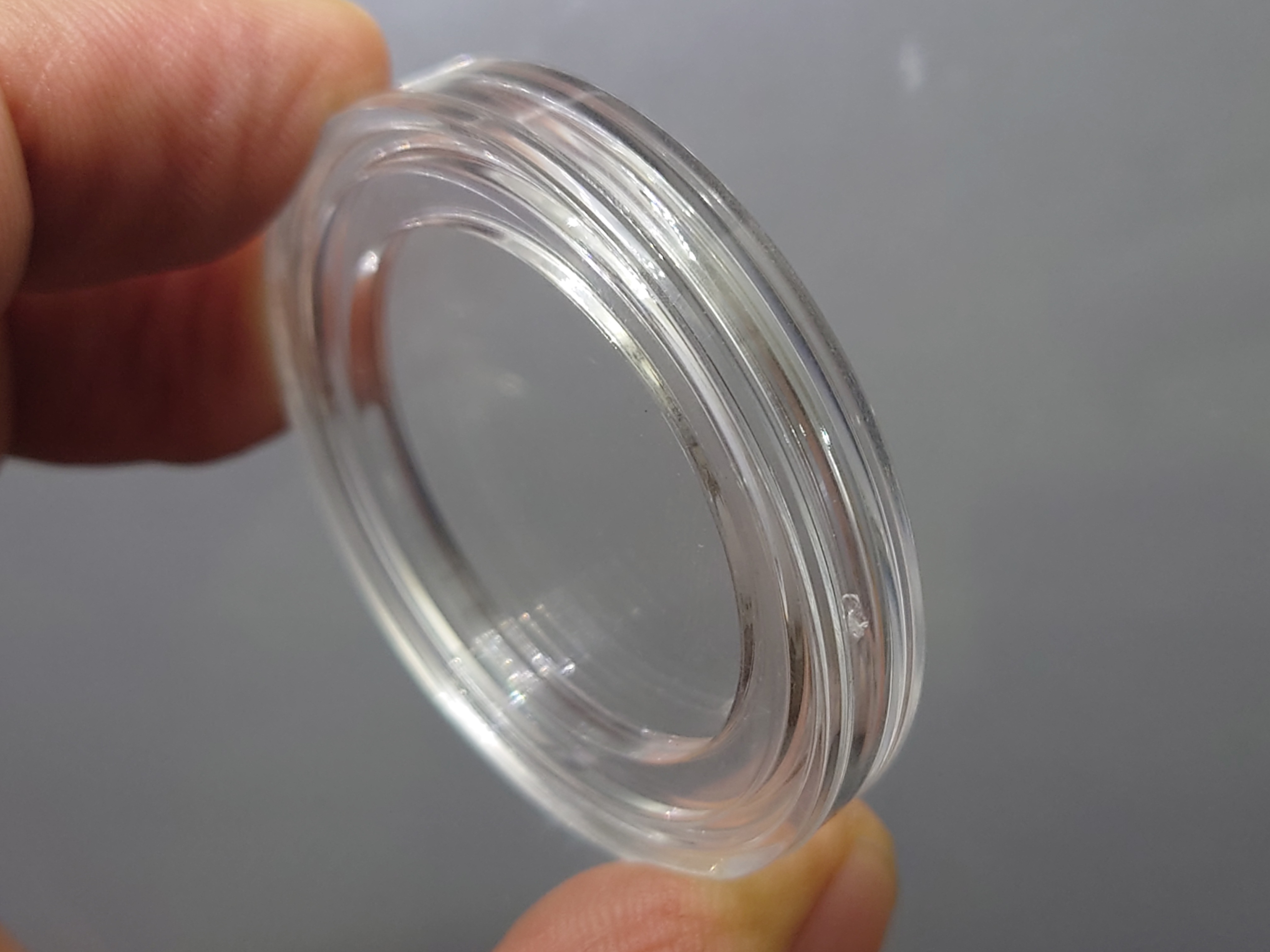 ตลับใส่เหรียญ เนื้ออะคริลิค ใส้ใส ขนาด วงใน 32 มิล วงนอก 45 มิล