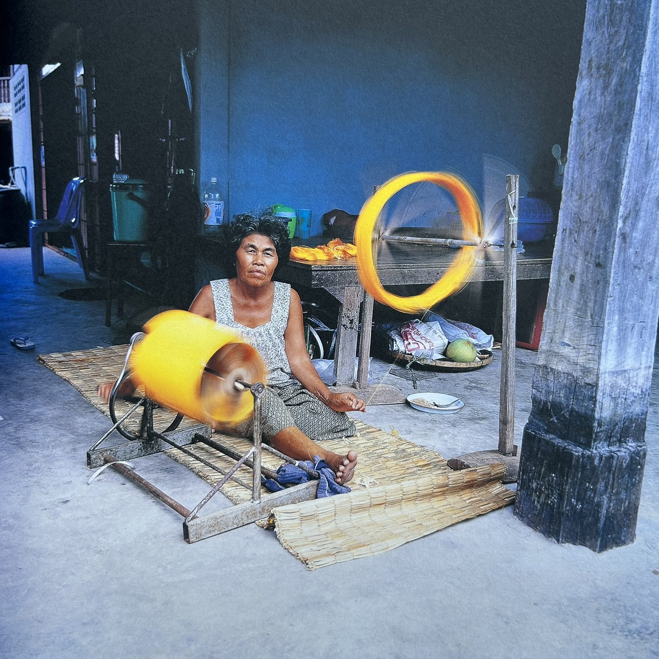 Riverbooks : ร้านหนังสือประวัติศาสตร์ Tai A Woven Culture