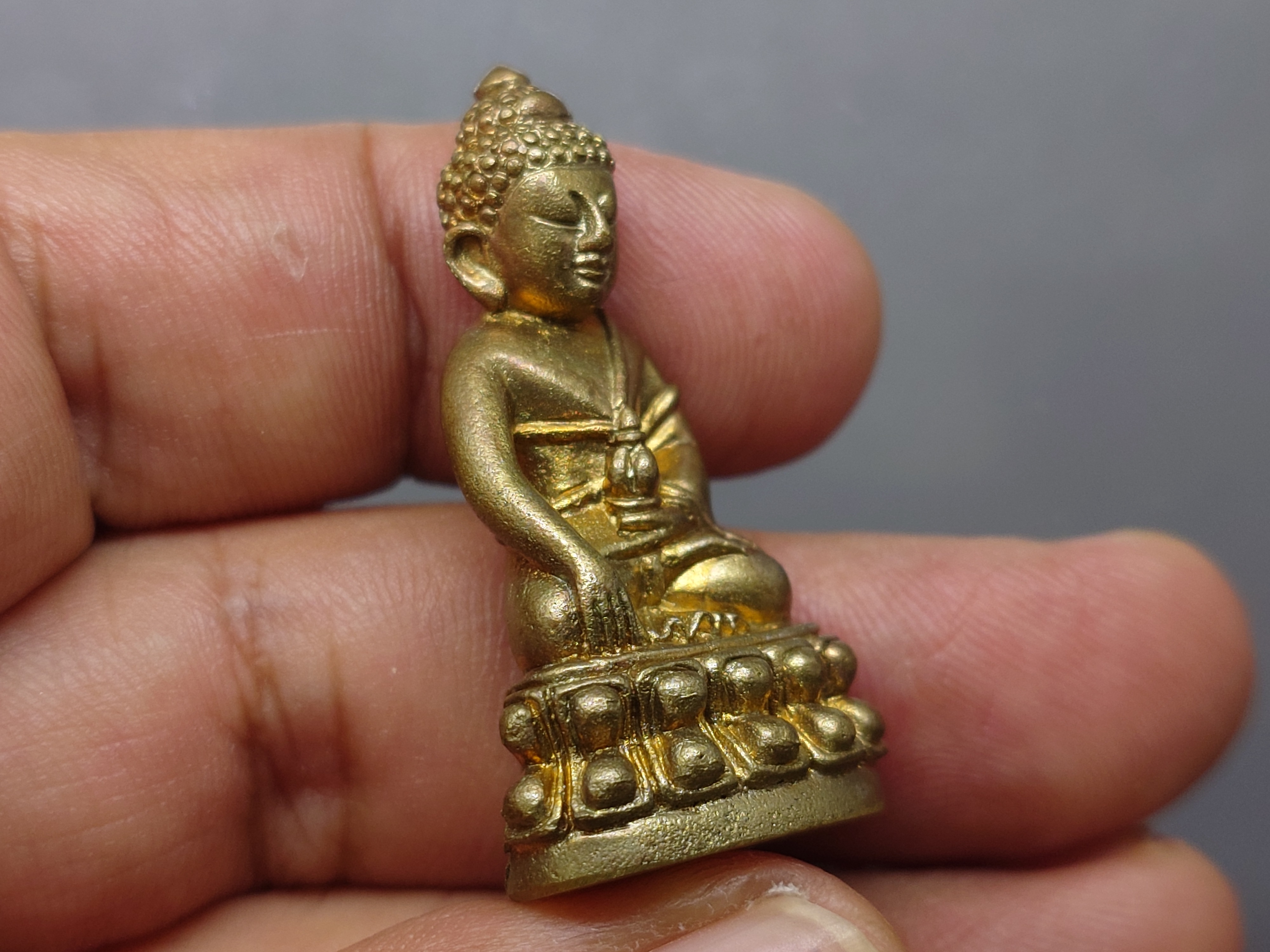 พระกริ่งหลวง เนื้อทองทิพย์ ต๊อกโค๊ต พิธีสมโภช 76 จังหวัด วัดสุทัศนเทพวราราม ปี2549 พร้อมกล่องเดิม