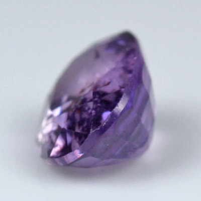 แซปไฟร์สีม่วง (Violet Sapphire) 0.89 กะรัต สีม่วงอมน้ำเงิน รูปไข่ พลอยสด