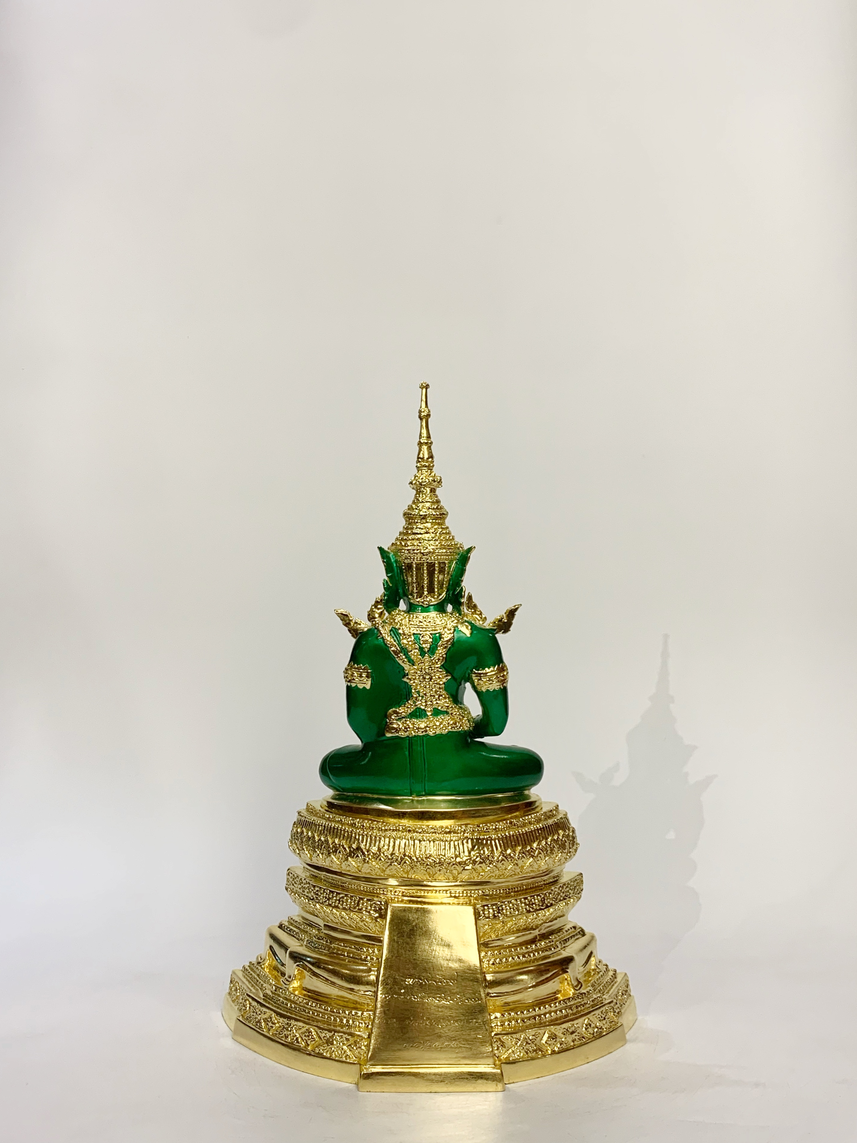 พระพุทธรูป พระแก้วมรกต ทรงเครื่องฤดูร้อน หน้าตัก 5 นิ้ว พิธีสมโภช กรุงรัตนโกสินทร์ 200 ปี วัดพระศรีรัตนศาสดาราม พ.ศ.2525