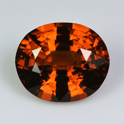**ขายแล้ว**โกเมนสีส้มหรือสเปซซาไทท์ (Spessartite Garnet) 2.98 กะรัต รูปไข่ ไฟดี