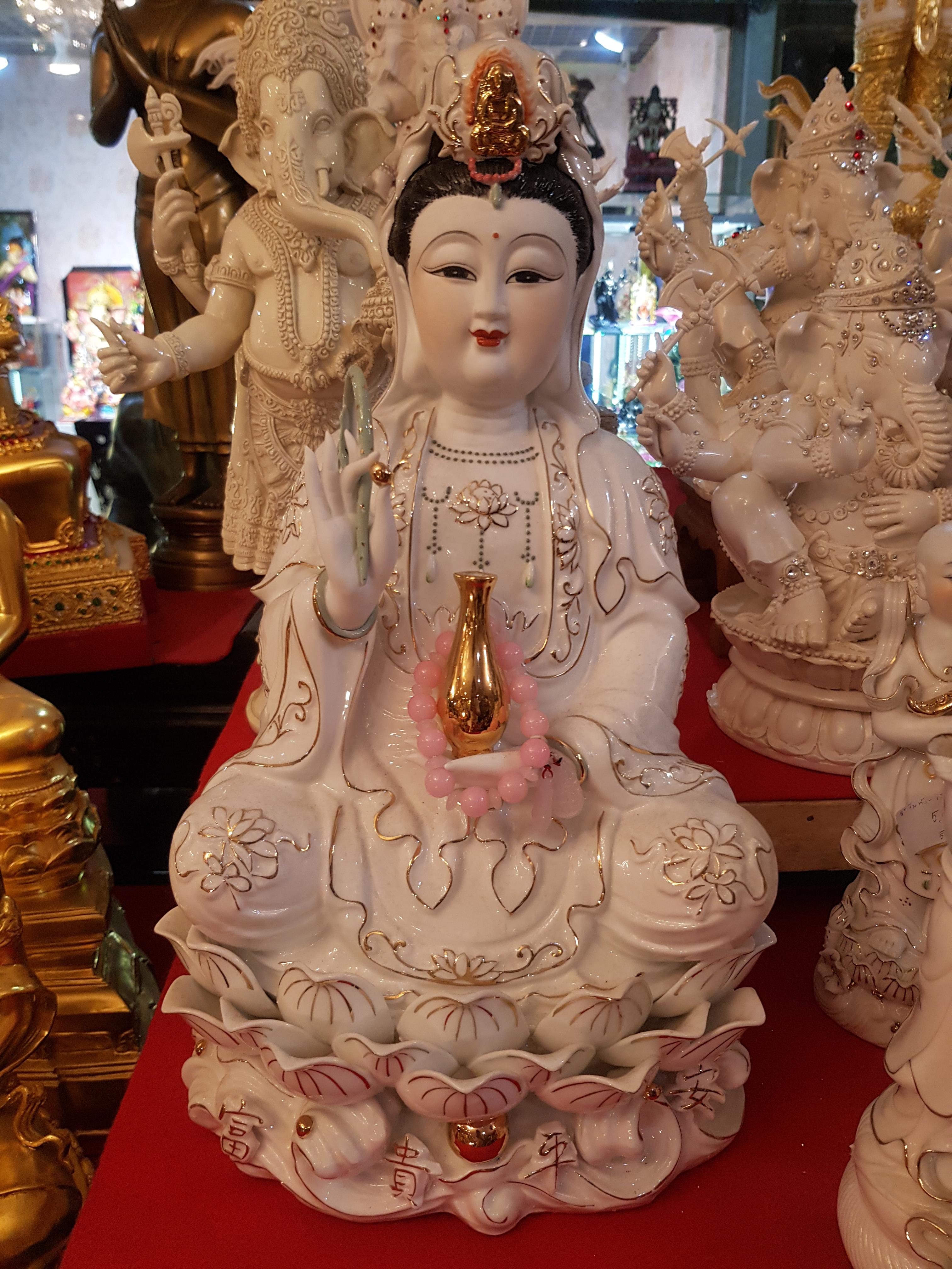 รูปหล่อ พระโพธิสัตว์กวนอิม เจ้าแม่กวนอิม