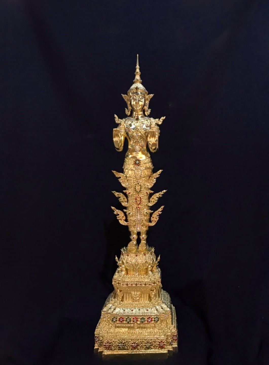 พระพุทธรูปปางห้ามสมุทร ทรงเครื่องจักรพรรดิ์ วัดอรุณราชวรารามราชวรมหาวิหาร ปี พ.ศ.2539
