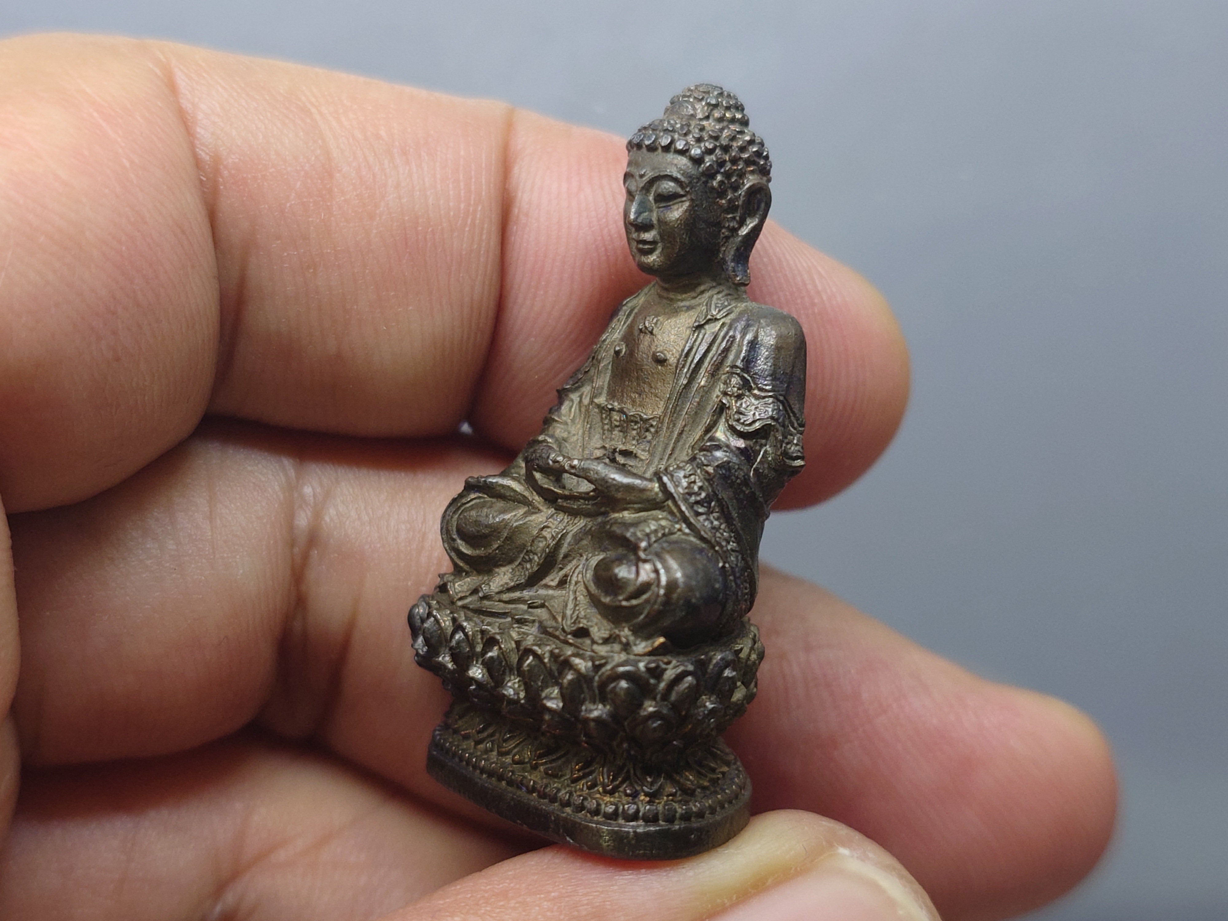 พระกริ่งจีน ต้าเยิ่นถะ เนื้อนวะโลหะ ฐานอุดรูกริ่งเนื้อเงิน รุ่นเฉลิมพระเกียรติครองราชย์ 50 ปี วัดบวรนิเวศวิหาร ปี2539 พร้อมกล่องเดิม นิยม หายาก