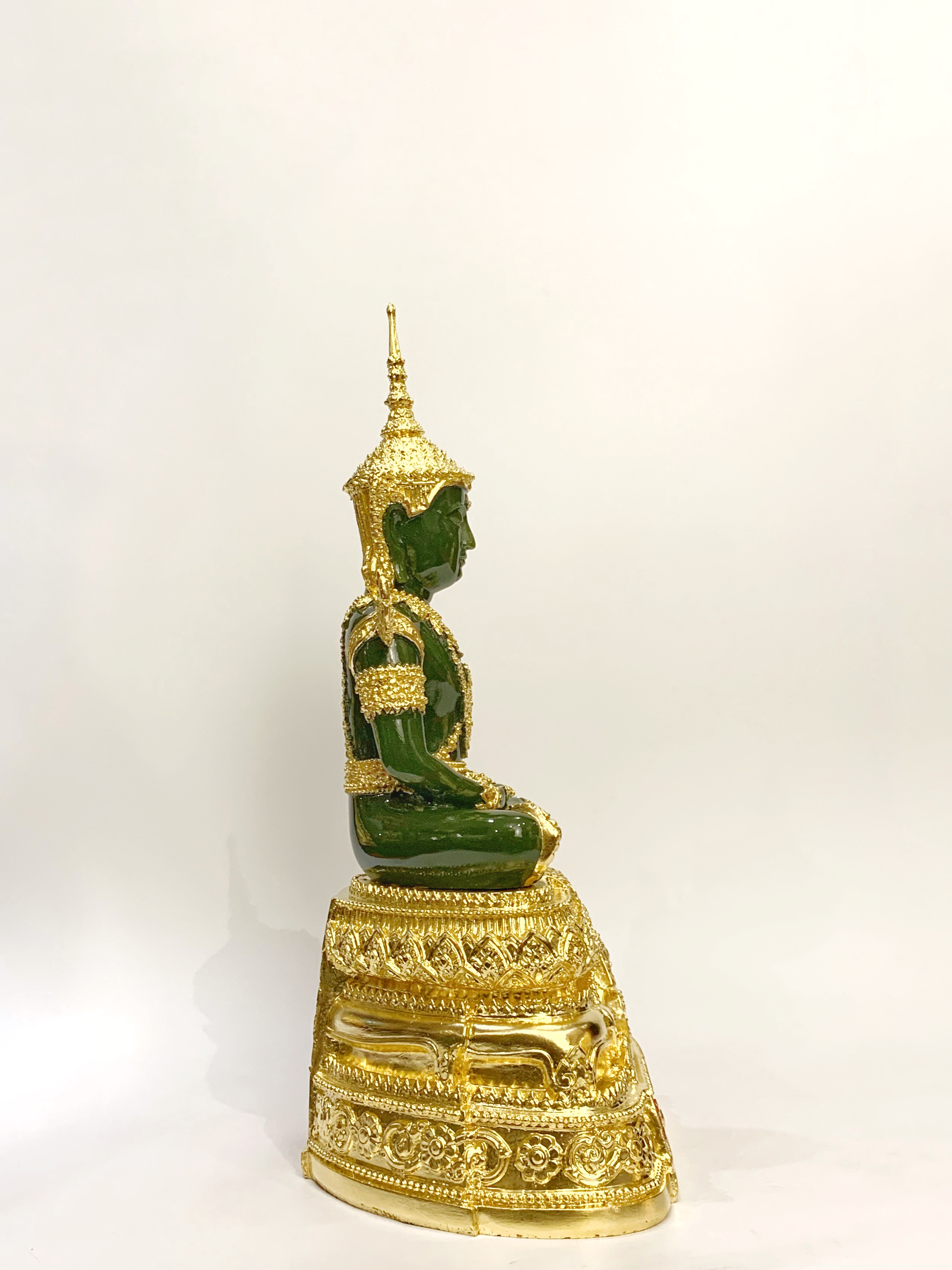 พระพุทธรูป พระแก้วมรกต ทรงเครื่องฤดูร้อน หน้าตัก 9 นิ้ว วัดพระศรีรัตนศาสดาราม ปี พ.ศ.2542