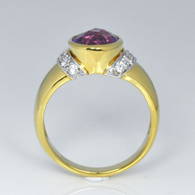 แหวนทองฝังพลอยอะมิทิสต์ (Amethyst) และเพชรแท้ ตัวเรือนทองแท้ 18K