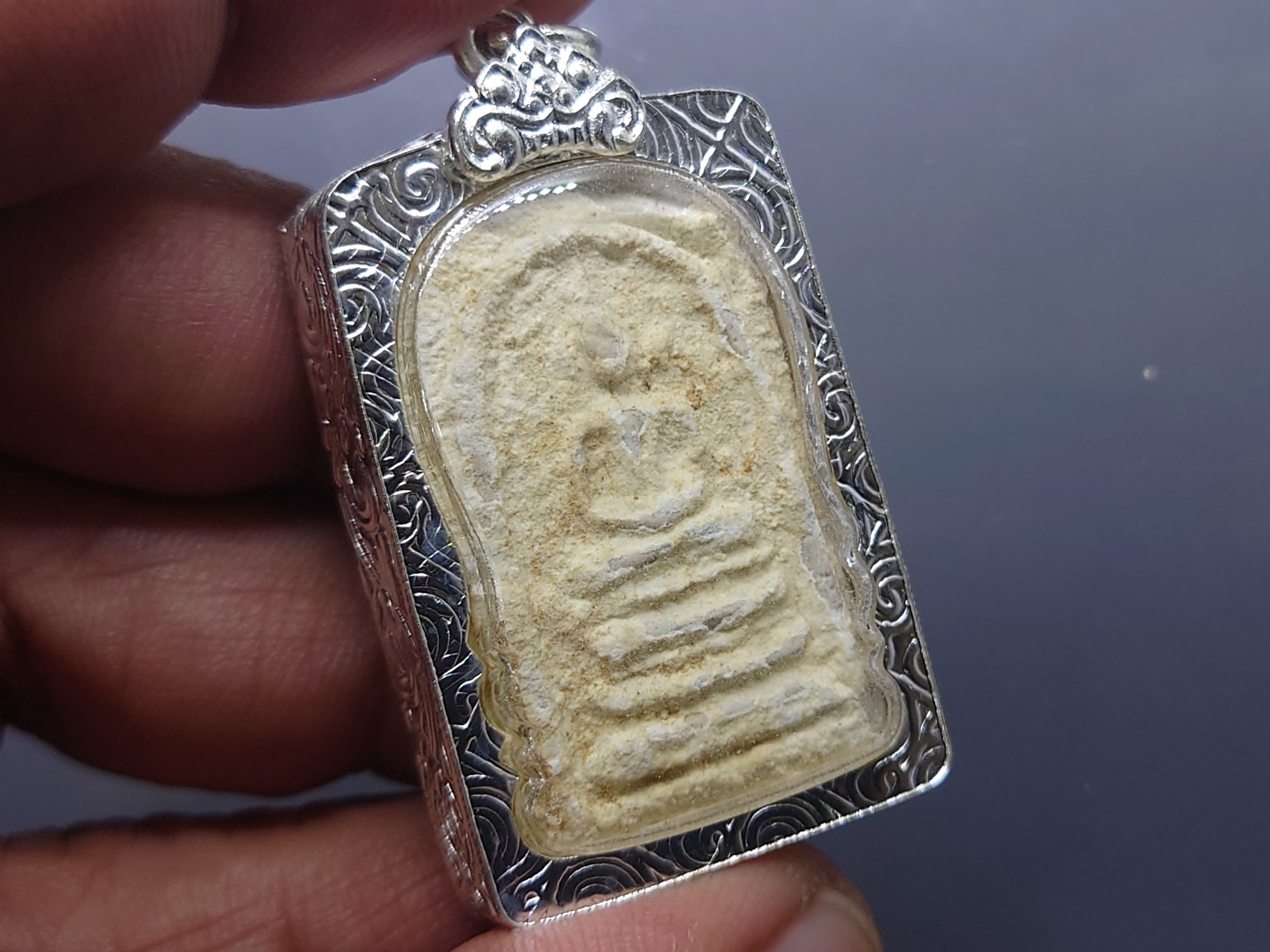 พsะสมเด็จบางขุนพรหม ย้อนยุค พิมพ์ฐานแซม (แช่น้ำมนต์) วัดบางขุนพรหม ปี2547 พร้อมเลี่ยมกรอบไม่ครอน