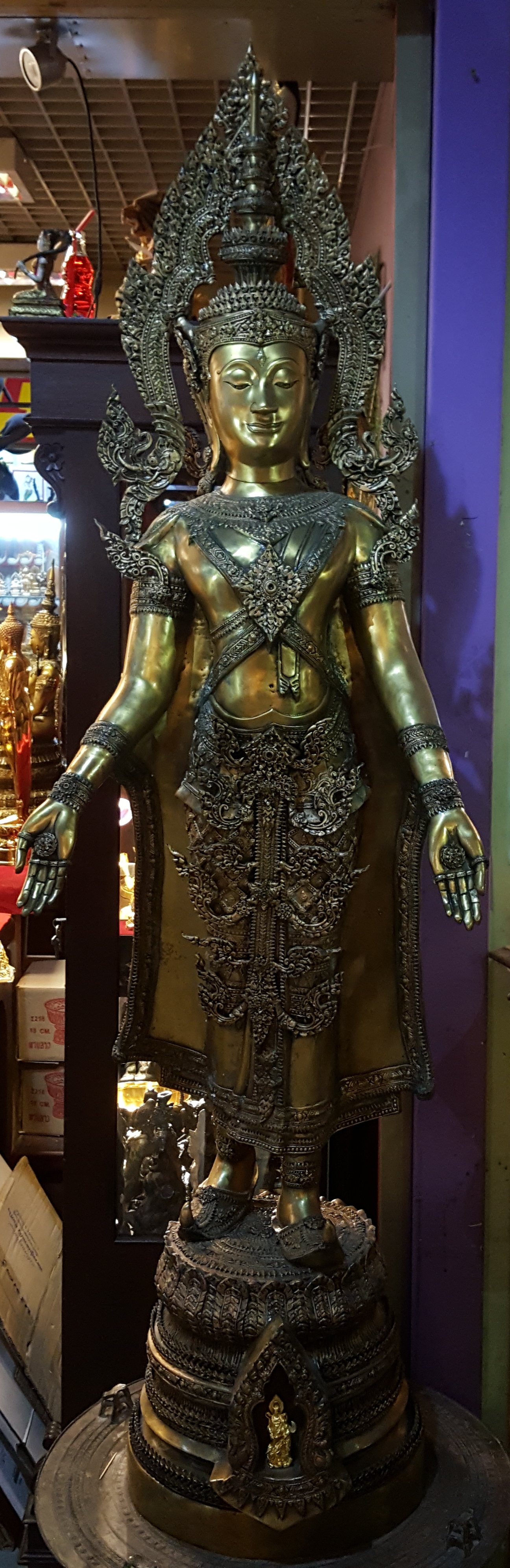 รูปหล่อพระพุทธรูป พระยืน ปางเปิดโลกทรงเครื่อง สูง 1.8 เมตร ของเก่า องค์สุดท้าย (เช่าแล้ว)