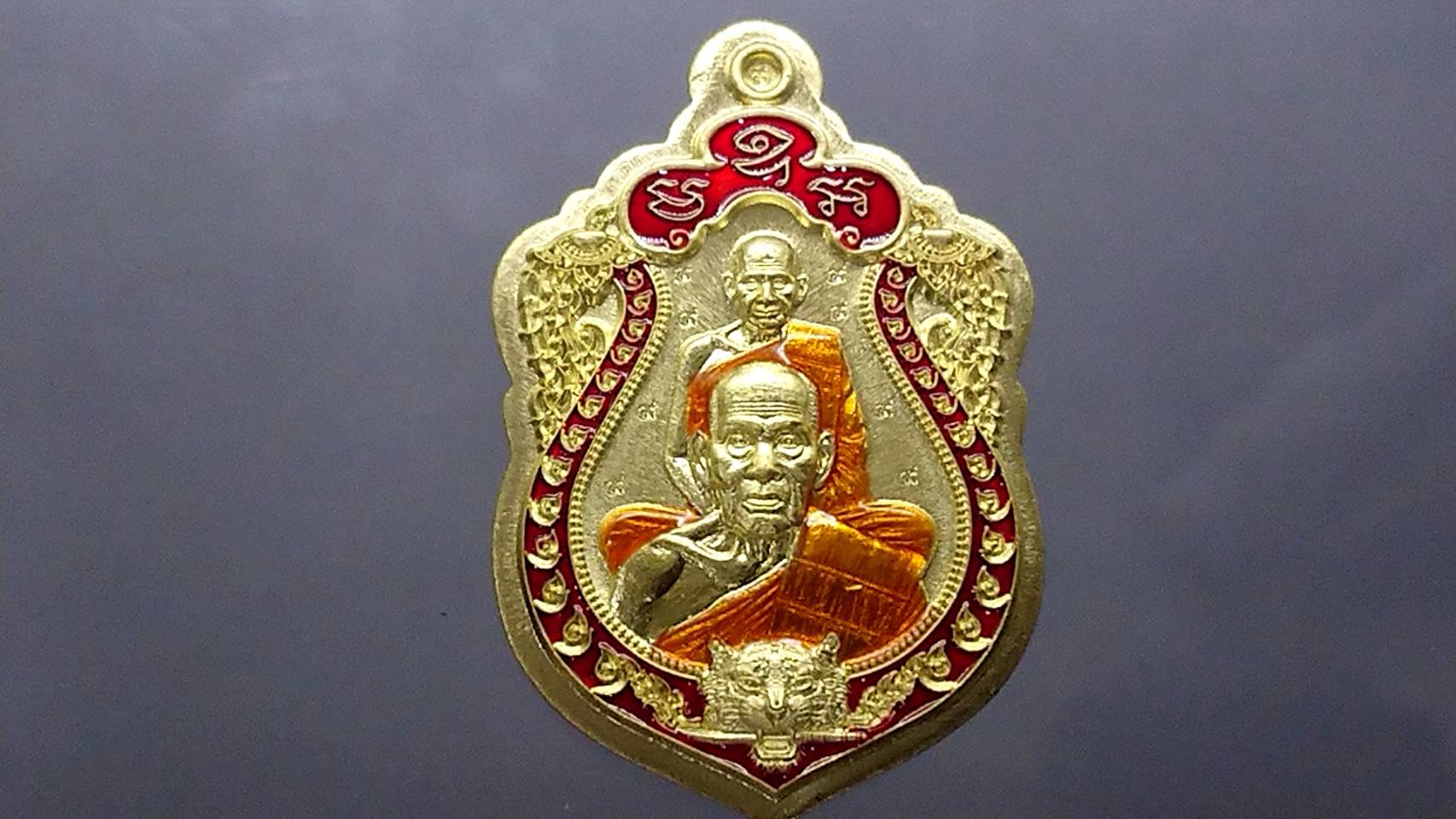 เหรียญเสมาเสือคาบดาบ 3 เนื้อทองทิพย์ ไม่ตัดปีก ตอก 9 รอบ ขอบแดง ซุ้มแดง ลงยาจีวร หลังเสือคู่ หลวงพ่อพัฒน์ วัดห้วยด้วน โคท 342 ปี2564 (SKU-03577)