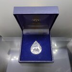 พระแก้วมรกต ทรงฤดูฝน เนื้อเงิน หลัง ภปร ฉลองวัดพระศรืๆ (ด้านหลังมีราชศรัทธา) 2525 พร้อมกล่องเดิม