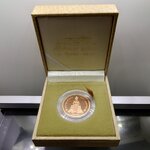 พระพุทธโสธร 2 หน้า รุ่นนานาชาติ รุ่นแรก บล็อกฮูกานิน สวิส ทองแดงขัดเงา ขนาด 2.5 เซน 2537 พร้อมกล่องเดิม