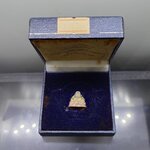 พระสังกัจจายน์ เนื้อเงินสามกษัตริย์ รุ่นอุดมสุข พลเอก เชาวลิต ยงใจยุทธจัดสร้าง พิธีพุทธาภิเษก วัดสระเกศราชวรมหาวิหาร ปี2539 พร้อมกล่องเดิม