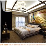 บริการ Print wallpaper ติดผนังห้องนอน โทนสีทอง เลือกภาพนกยูงทอง เสริมศิริมงคล เข้ากันได้อย่างลงตัว