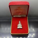 พระกริ่งชัยวัฒน์ไพรีพินาศ เนื้อเงิน ขนาดสูง 3 ซ.ม. โดย สมเด็จพระญาณสังวรฯ สมเด็จพระสังฆราช วัดบวรนิเวศวิหาร ปี2535 พร้อมกล่องเดิม