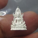 พระพุทธชินราช กรมตำรวจรุ่นแรก รุ่น “ประวัติศาสตร์” ลอยองค์ เนื้อเงิน (พิมพ์เล็ก สูง1.5 ซ.ม.)ปี2562 พร้อมตลับเดิม