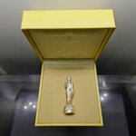 พระพุทธอภัยมงคลสมังคี ลอยองค์ เนื้อเงิน ขนาดสูง 4.1 เซน ที่ระลึกฉลองสิริราชสมบัติครบ 50 ปี กสิกรไทย สร้าง พ.ศ.2539 พร้อมกล่องเดิม