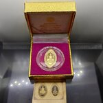 หลวงพ่อโสธร รุ่นสร้างพระอุโบสถ เนื้อทองแดงขัดเงาพ่นทรายชุบทอง พิธีพุทธาภิเษก ณ วัดโสธรวราราม ปี2543 พร้อมกล่องเดิม