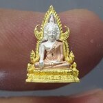 พระพุทธชินราช กรมตำรวจรุ่นแรก รุ่น “ประวัติศาสตร์” ลอยองค์ เนื้อเงิน สามกษัตริย์ (พิมพ์เล็ก สูง1.5 ซ.ม.) ปี2562 พร้อมตลับเดิม