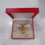 เหรียญกาชาดสมนาคุณ ชั้นที่ 2 เนื้อเงินกาหลั่ยทอง พร้อมแพรแถบ แบบหญิง พร้อมกล่องเดิม