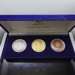 เหรียญครบชุด ที่ระลึกการแข่งขันกีฬาแห่งชาติครั้งที่ 38 ตรังเกมส์ ปี 2552 พร้อมกล่องเดิม