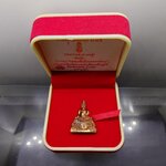 พระกริ่งพระพุทธชินสีห์ ภ.ป.ร.เนื้อทองแดง รุ่นสมทบทุน กองทุนฟันเทียมพระราชทาน เฉลิมพระเกียรติ 80 พรรษา รัชกาลที่9 กระทรวงสาธารณสุข จัดสร้าง พ.ศ.2550 พร้อมกล่องเดิม