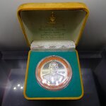 เหรียญพระรูปรัชกาลที่1 อนุสรณ์ ๒๐๐ ปี วัดดอน เนื้อโลหะกาหลั่ยเงิน มูลนิธิกัลยาณวิสุทธิ์ สร้าง วัดบรมสถล (วัดดอน) พ.ศ.2540 พร้อมกล่องเดิม