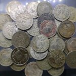 เหรียญ 1 บาท หลังครุฑ ปี 2517 ผ่านใช้ มีคราบ มีบิ่น (ราคาต่อ 1 เหรียญ)