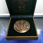เหรียญสุริยะภูมิจักรวาล เนื้อบรอนซ์ อ.ถวัลย์ ดัชนี ขนาด 4.5 เซ็น NO 3053