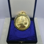 เหรียญที่ระลึก เดิน-วิ่งเทิด พระเกียรติ รัชกาลที่5 ขนาด 6.5 เซน พ.ศ.2545