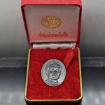 เหรียญพระรูป รัชกาลที่5 หลัง จปร. เนื้อเงิน ที่ระลึกสร้างศาลากาญจนาภิเษก วัดนิเวศธรรมประวัติ ปี2537 พร้อมกล่อง