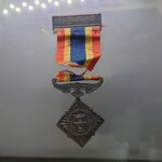 เหรียญพิทักษ์รัฐธรรมนูญ ปราบกบฏ พ.ศ.2476 พร้อมแพรเดิม