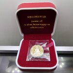 เหรียญหลวงปู่ทวด เนื้อเงิน รุ่นมงคลบารมี วัดประสาทบุญญาวาส พิมพ์วงรี ใหญ่ รูปไข่ ขนาดสูง 2.5 ซ.ม. พ.ศ.2545 พร้อมกล่องเดิม