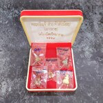 พระกริ่งเจ้าสัว (เจ้าสัวน้อย) (เยาวราช) (ชุดกรรมการ) เจ้าคุณธงชัย วัดไตรมิตรวิทยาราม ปี2559 พร้อมกล่องเดิม