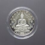 พระแก้วมรกต รุ่น2 เนื้อเงินขัดเงา สร้างโดยสำนักพระราชวัง พิธีพุทธาภิเษก ณ วัดพระศรีรัตนศาสดาราม ปี 2547 ไม่ผ่านใช้ ตลับเดิม