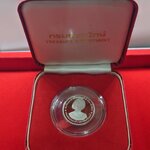 เหรียญเงินขัดเงา ที่ระลึกฉลองพระชนมายุ 6 รอบ พระพี่นาง 2538 พร้อมกล่องหนัง