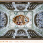 ภาพศิลปะ ผ้าCanvas แต่งบ้าน ลายฝ้าเพดาน ลายกระเบื้องสไตล์ยุโรปมาตกเเต่งในเพดานสูง ทำให้ดูโล่งเเละโออ่า ดูยิ่งใหญ่