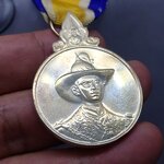 เหรียญแพรแถบ เนื้อเงิน ที่ระลึกมหามงคลเฉลิมพระชนมพรรษา 6 รอบ รัชกาลที่ 9 พ.ศ.2542 แบบชาย